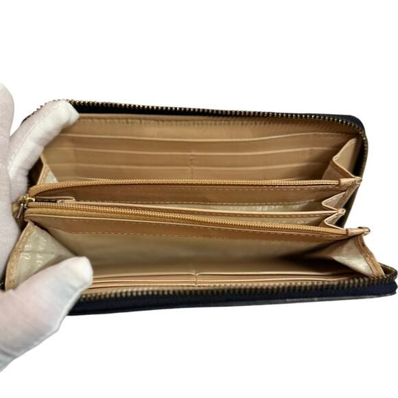 Kate Spade long zip around wallet -black & white stripes - Picture 3 of 10